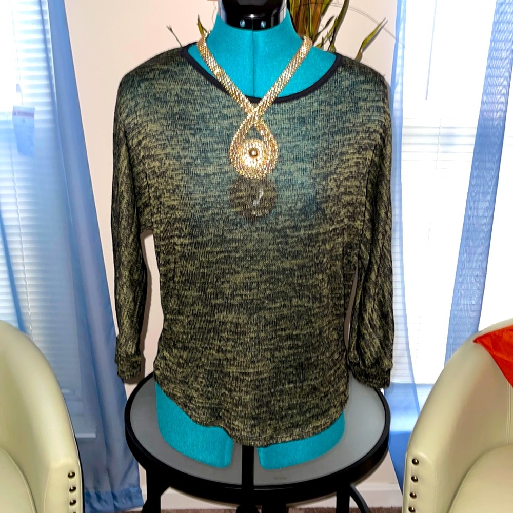 Iris Design | Hi-Lo Marbled & Lace Quarter Length Sleeve Sweater